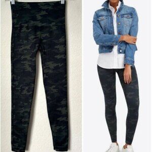 Athleta | Camo 7/8 Tight Leggings Size Small